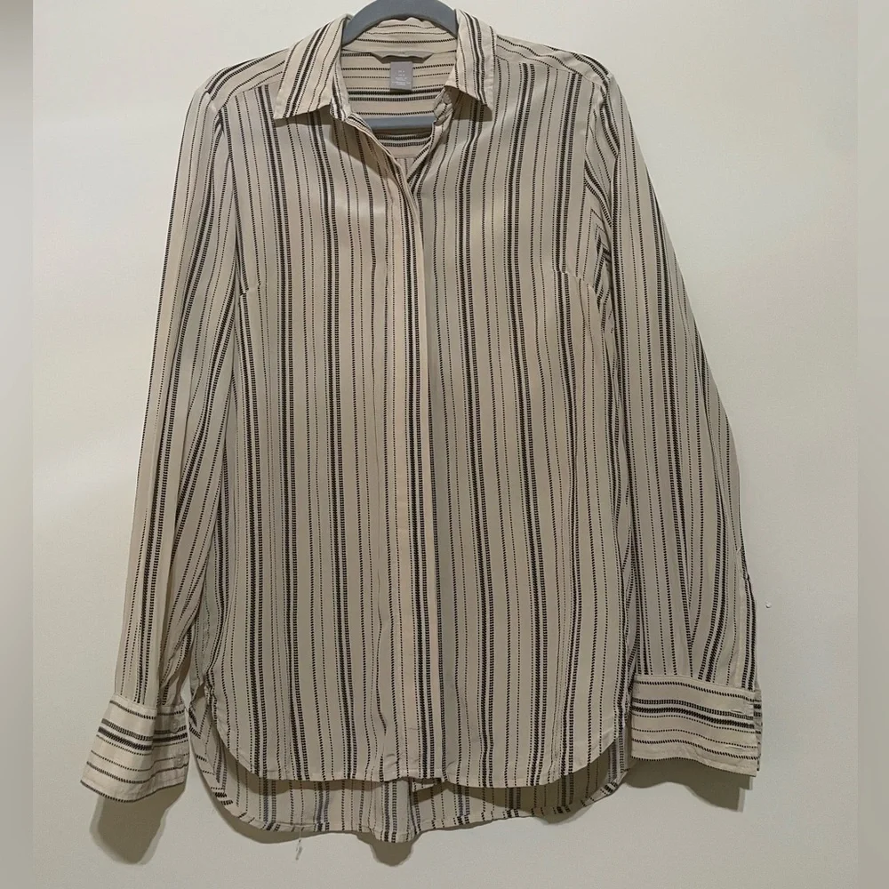 H&M Black and Cream Casual Button Down Shirt - Picture 2 of 5